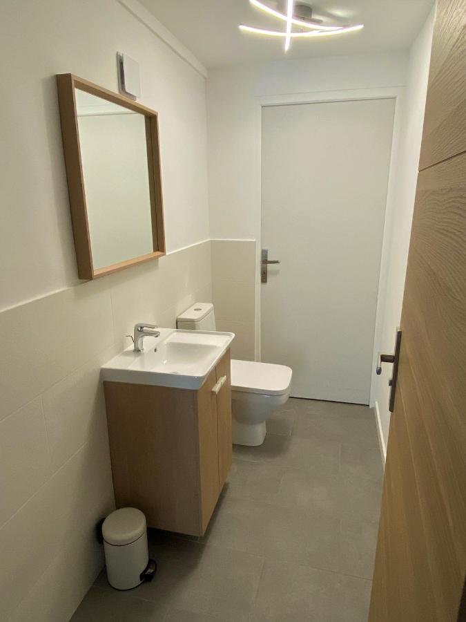 Appartement Rez De Villa Proche Port Et Plages De Sanary Eksteriør billede