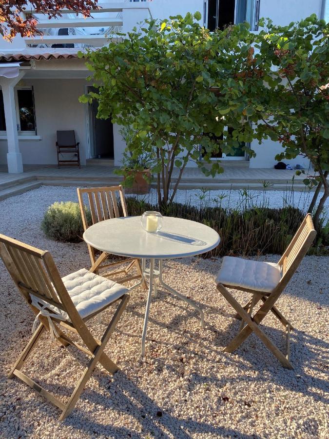 Appartement Rez De Villa Proche Port Et Plages De Sanary Eksteriør billede