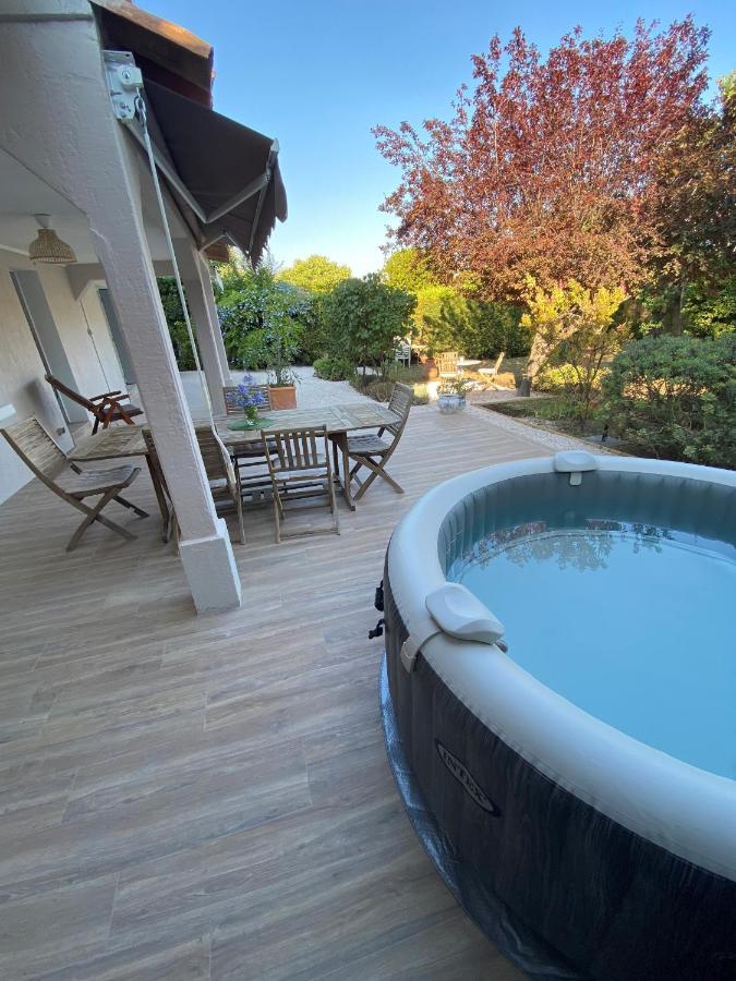 Appartement Rez De Villa Proche Port Et Plages De Sanary Eksteriør billede
