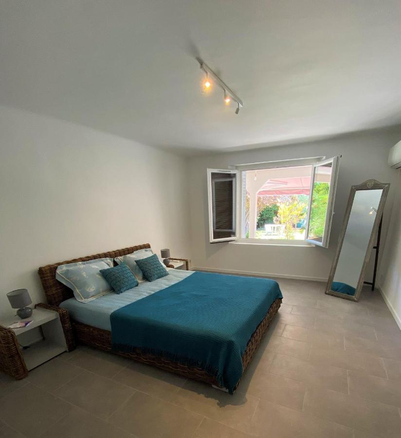 Appartement Rez De Villa Proche Port Et Plages De Sanary Eksteriør billede